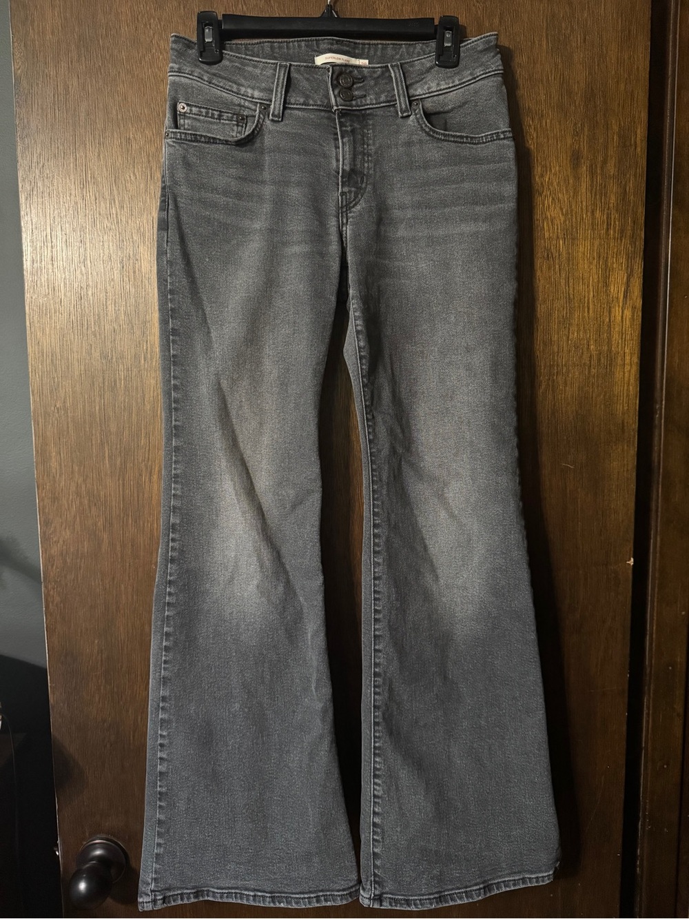 Levi’s super low flare 28